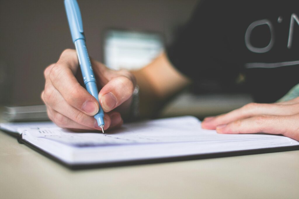 Advanced Note-Taking Techniques That Work 2 pexels picjumbo com 55570 210661